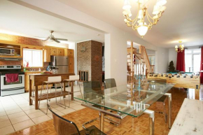 Гостиница Big Cozy House  Монреаль